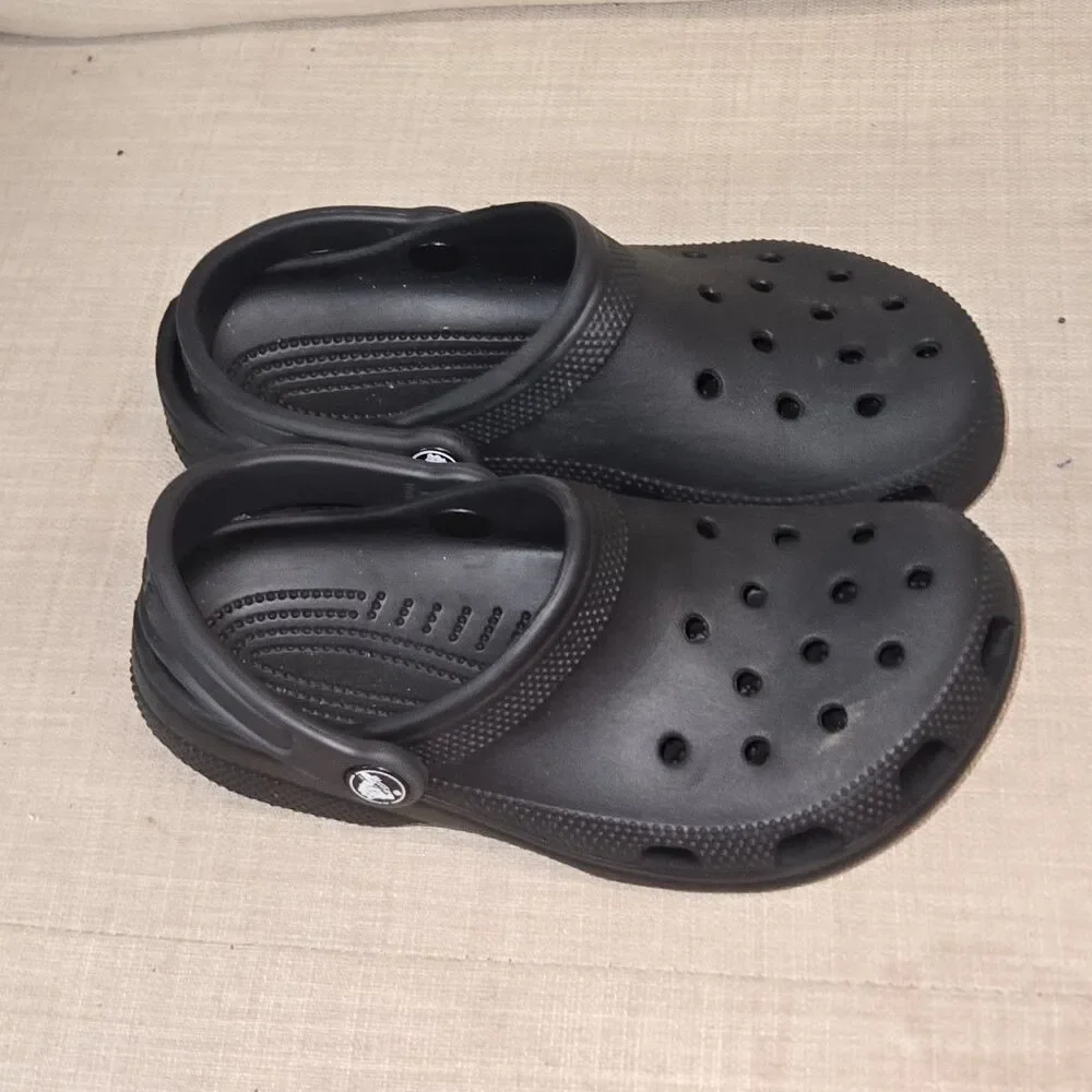 Crocs Classic Clogs Black Men Slip On Water Shoes Men's 4 / Women's 6